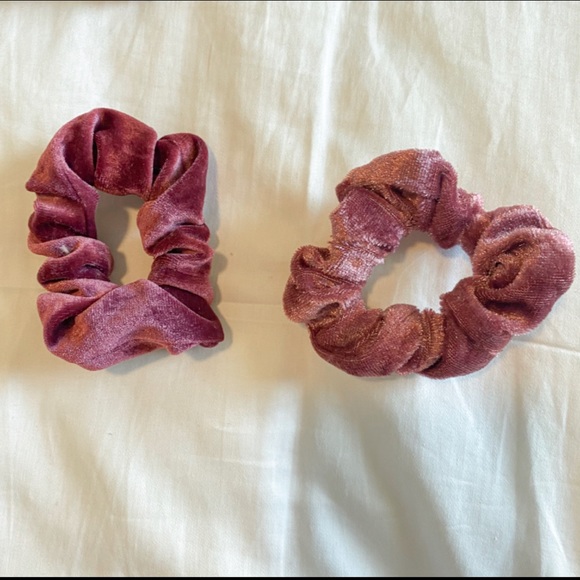 SOLD! Scrunchie bundle - Picture 3 of 4